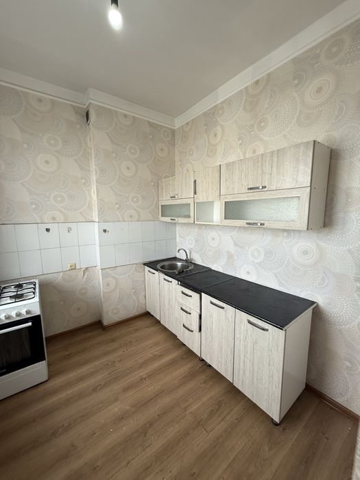 Срочна квартира сотилади сергели 6 А метро 2 чи бекат енида