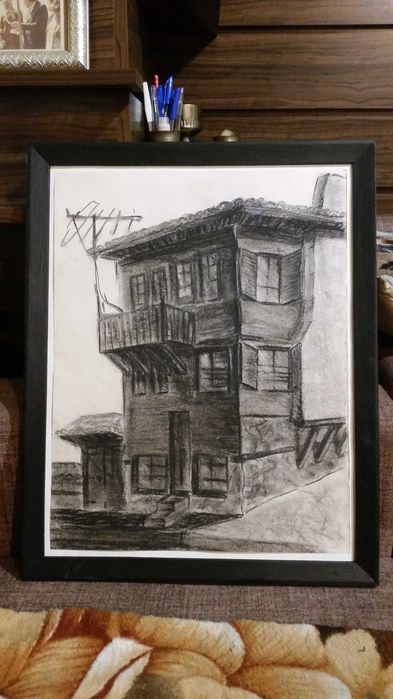 Стара възрожденска къща, рисувана с черен въглен.