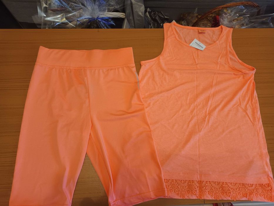 Детски  комплект с цвят праскова