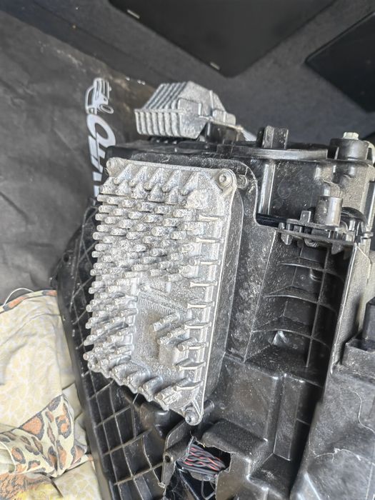 Фар оборудван за части вс по него работи за мерцедес гла.2023