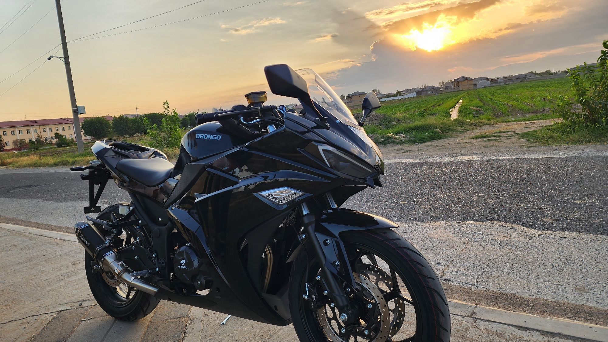 Bayk Kavasaki r3