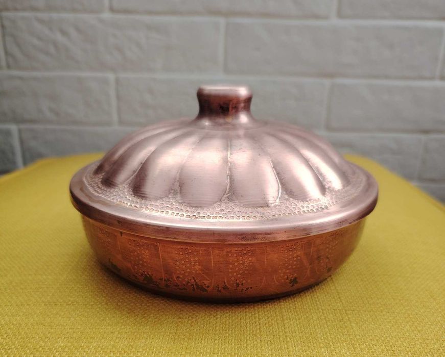 Кръгла медна кутия с капак за бижута