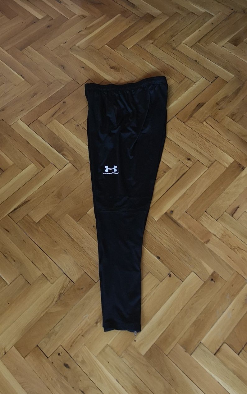 Оригинално мъжко долнище Under Armour размер L