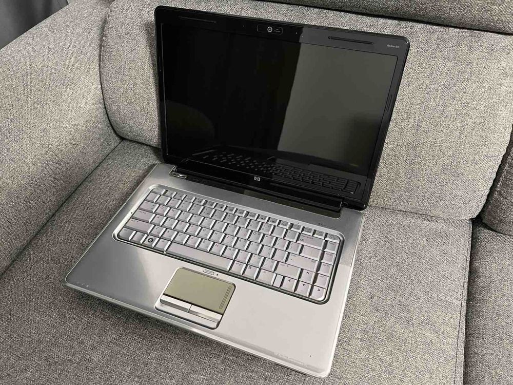 HP Pavilion DV5 (Black/Silver) Nvidia + Remote Control