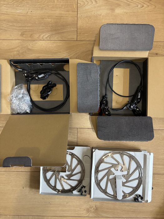 Frane SRAM RS G2 4 pistoane + discuri