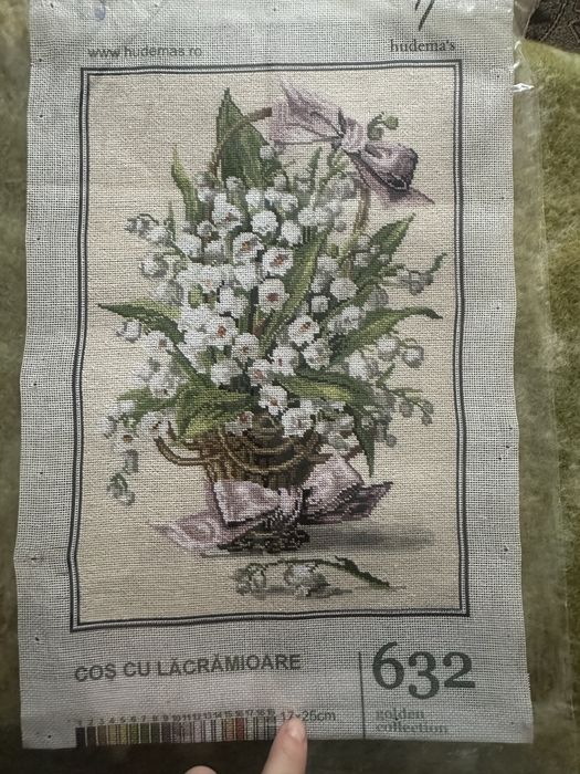 Goblen - cos cu flori