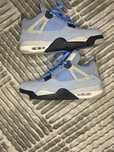 Vând jordan 4 retro University Blue