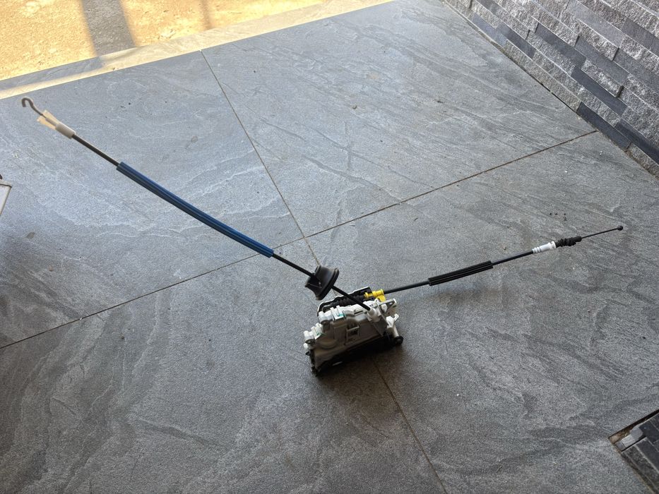 Vand broasca usa audi B8