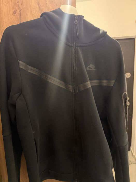 Hanorac Nike Tech Fleece mărimea M