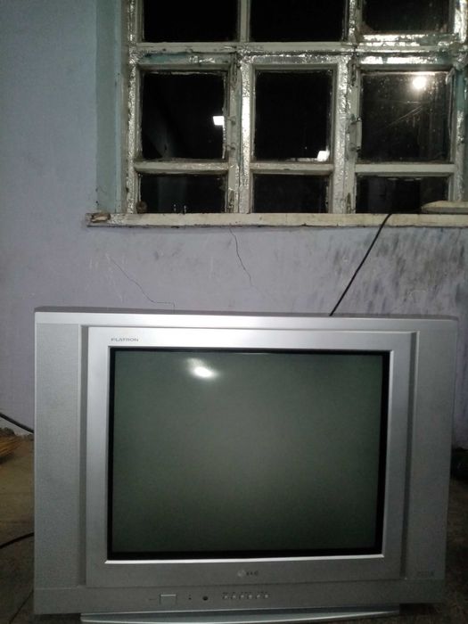 Продаются 2 телевизора LG 54. По 100 тыс. И один 72 ой LG.