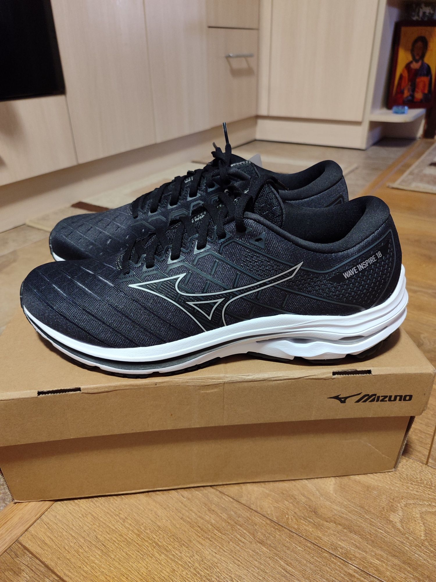 Mizuno Inspire 18