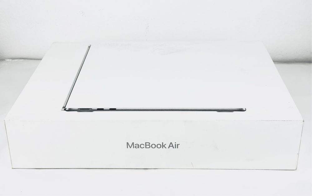 НОВ! MacBook Air 13 M3 8RAM 256SSD Space Gray Гаранция!