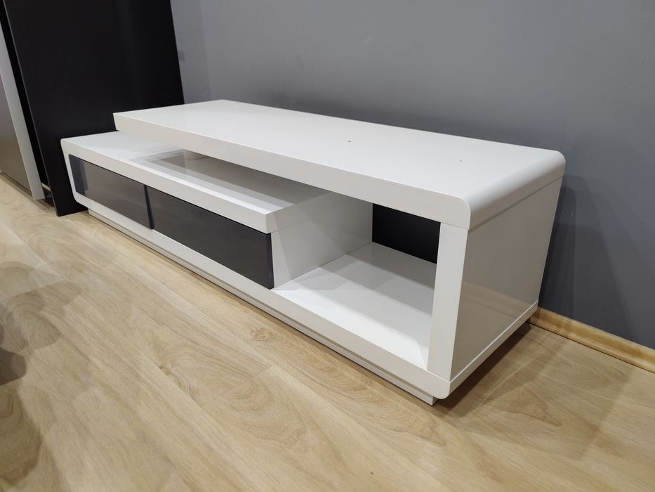 Разпродажба на мебели