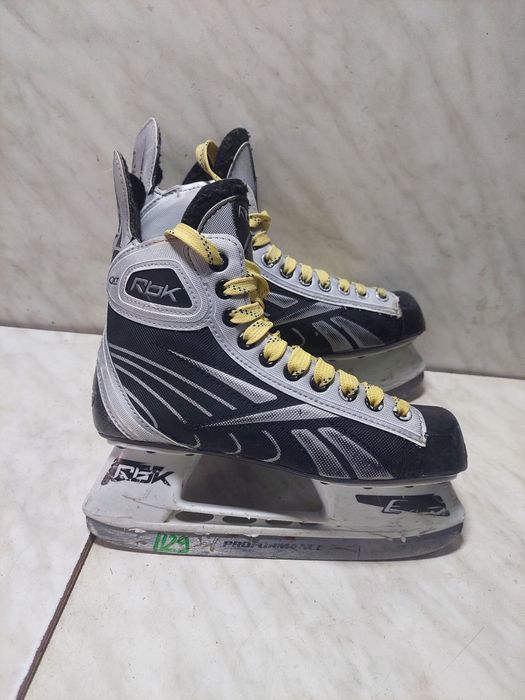Patine 1129 hochei hockey Reebok marime 36,5 (23,4  cm)