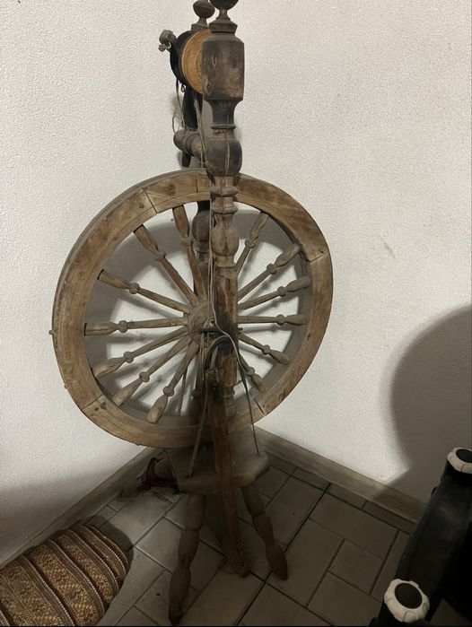 Продам прялку старинную