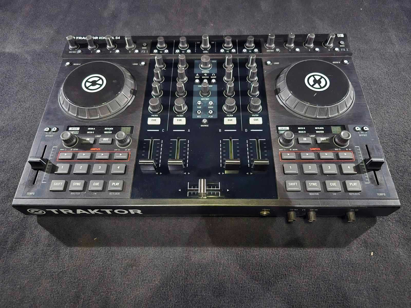 Traktor Kontrol S4 MK1