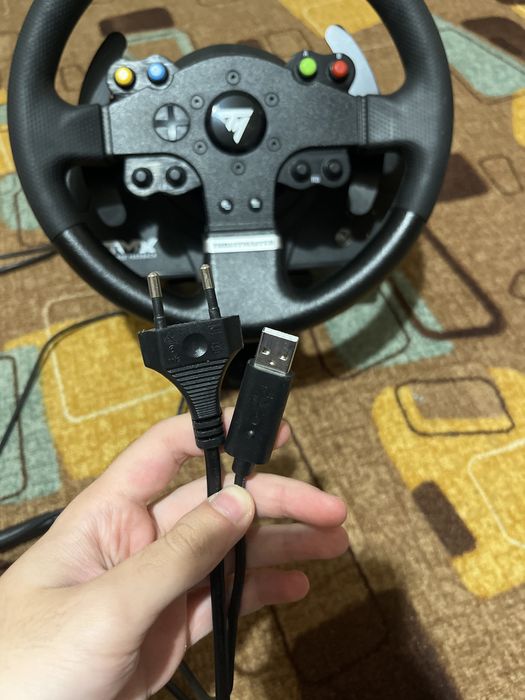 Волан за компютър и xbox thrustmaster tmx