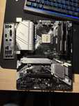 Kit Procesor Ryzen 5 5600X + Placa de baza B550 + 32GB RAM DDR4