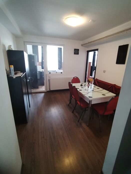 Închiriez apartament Craiovita Noua