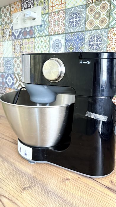 Продам кухонный комбайн Kenwood