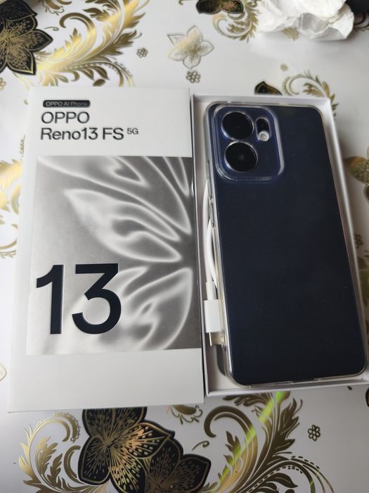 Vând oppo reno 13