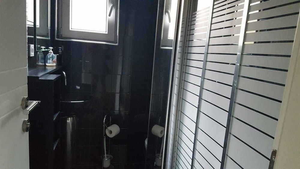 Дава се под наем Двустаен апартамент в Бургас, Лазур - 60 кв.м за 229.5 € - Снимка #2