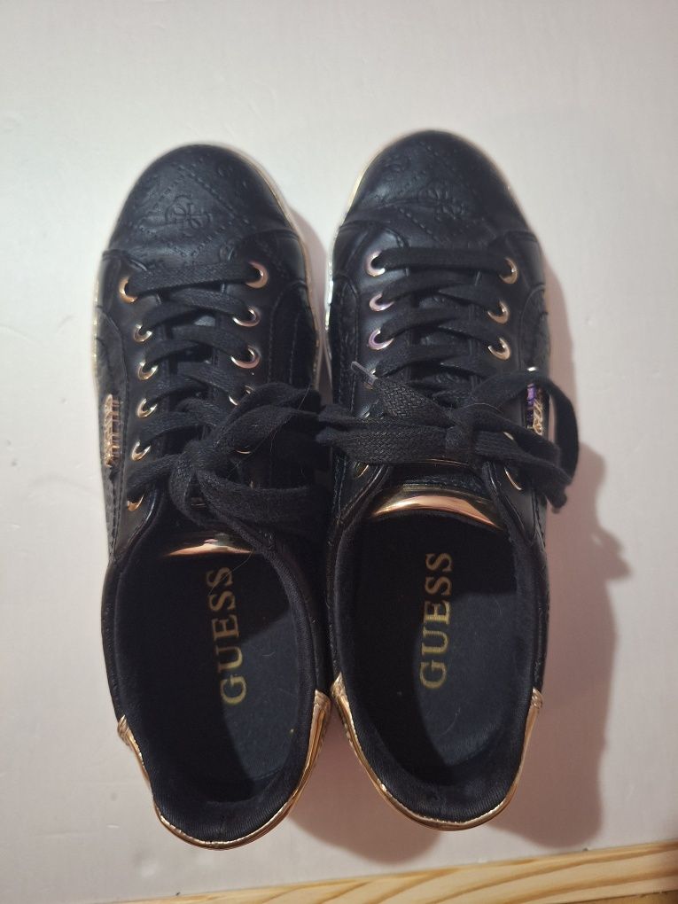 Нови дамски маратонки Guess