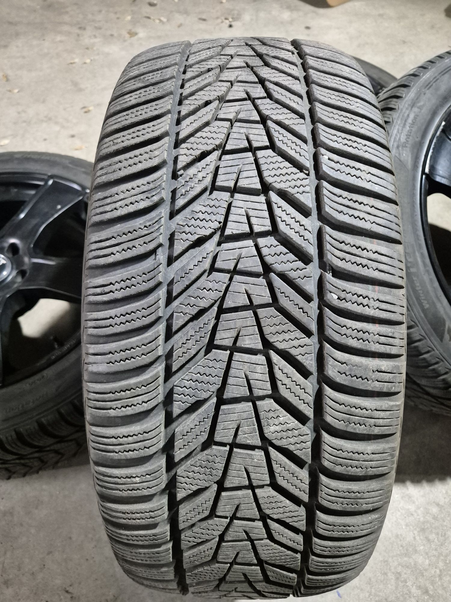 4бр. 255/45/18 гуми Hankook Winter icept evo3 зимни