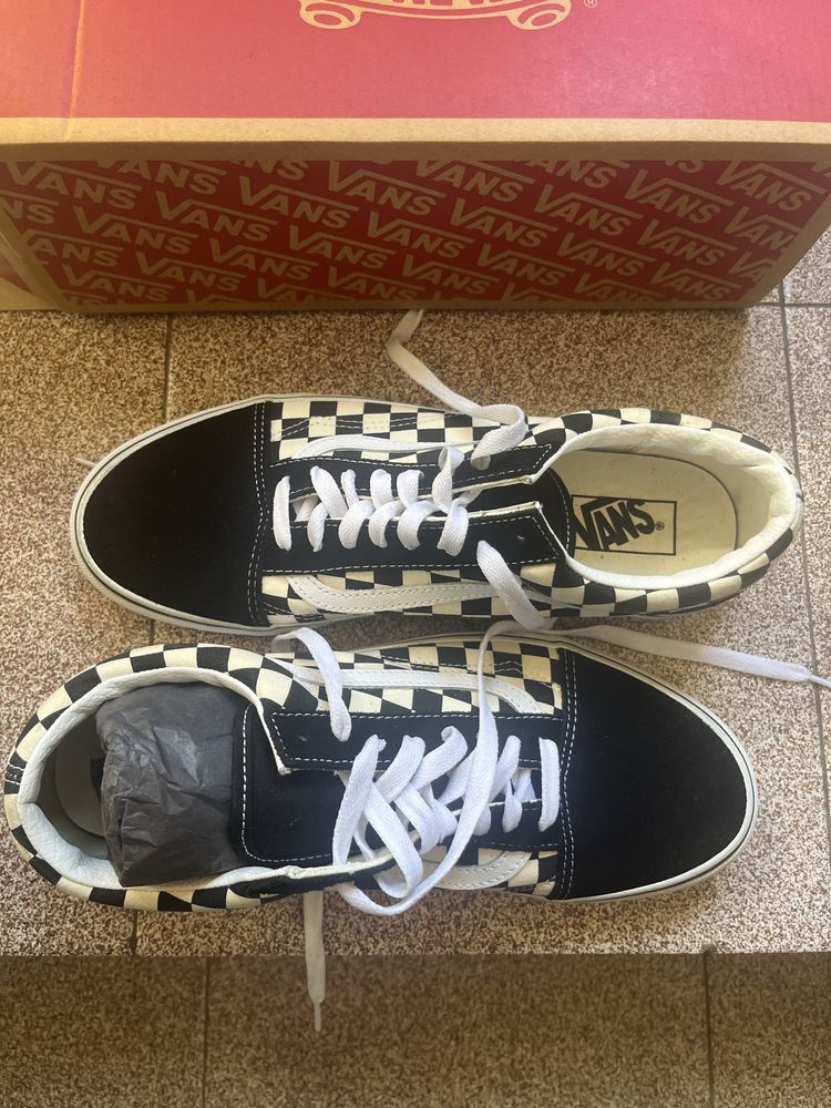Нови кецове / VANS
