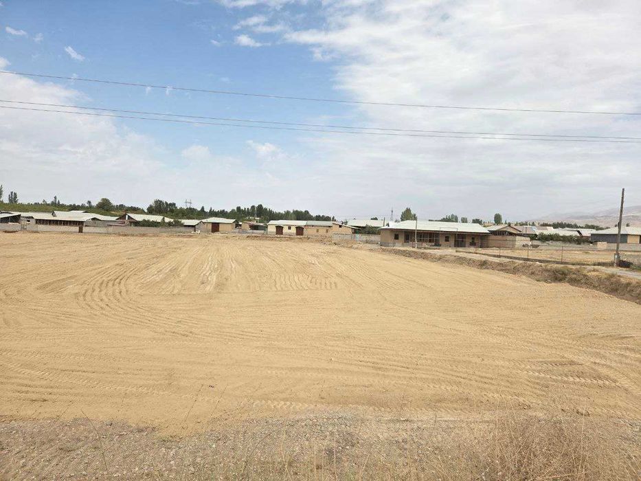 Продается 4 гектаров земли в Паркенте