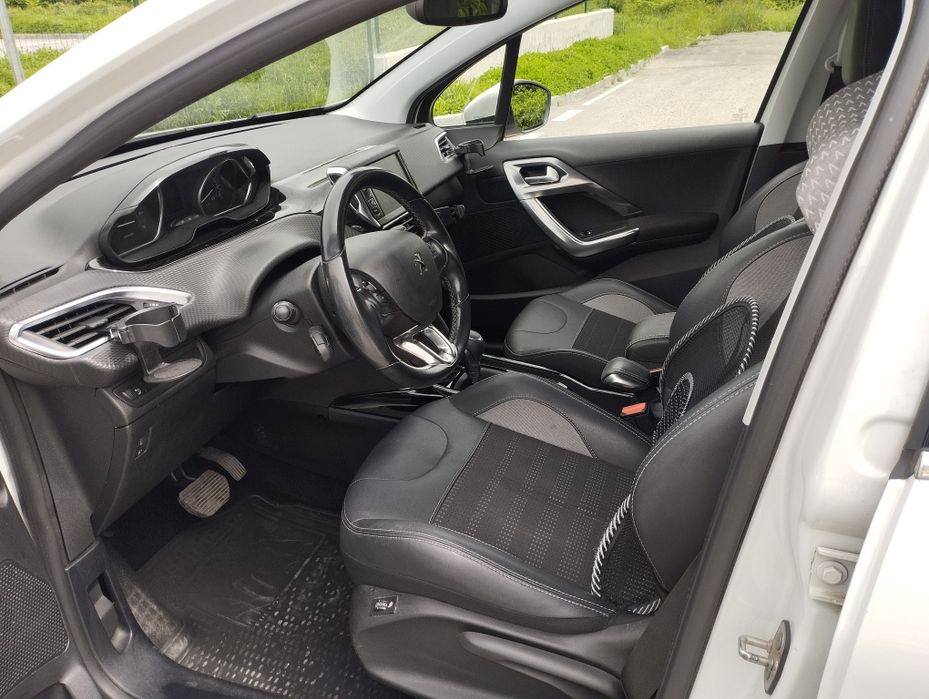 Peugeot 2008 ALLURE 1,2 бензин, PureTech