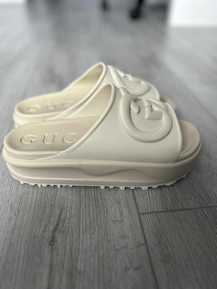 Gucci slides бежави