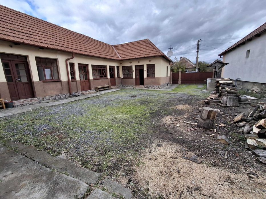 Inchiriez casa batraneasc
