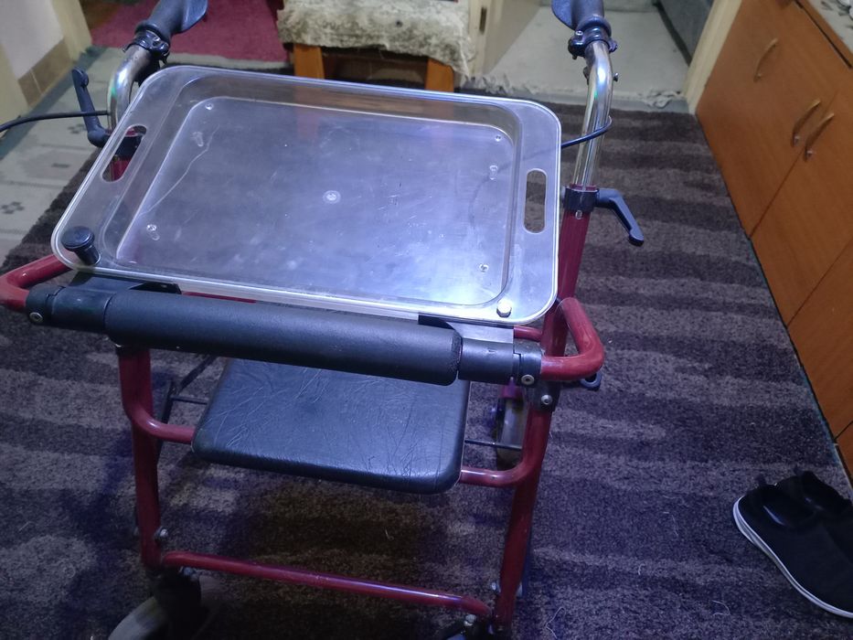 Vând căruț oferta