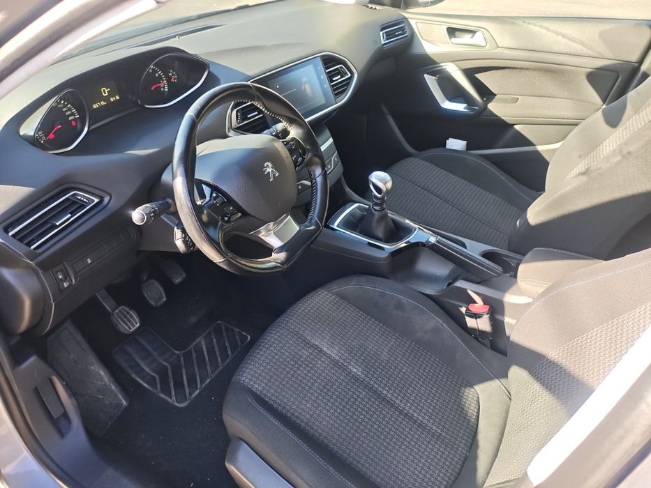 Peugeot 308 Facelift, an 2018, Euro 6, Benzina Turbo 1.2 130 cp