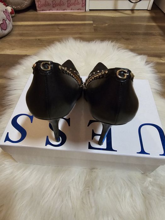 GUESS черни токчета