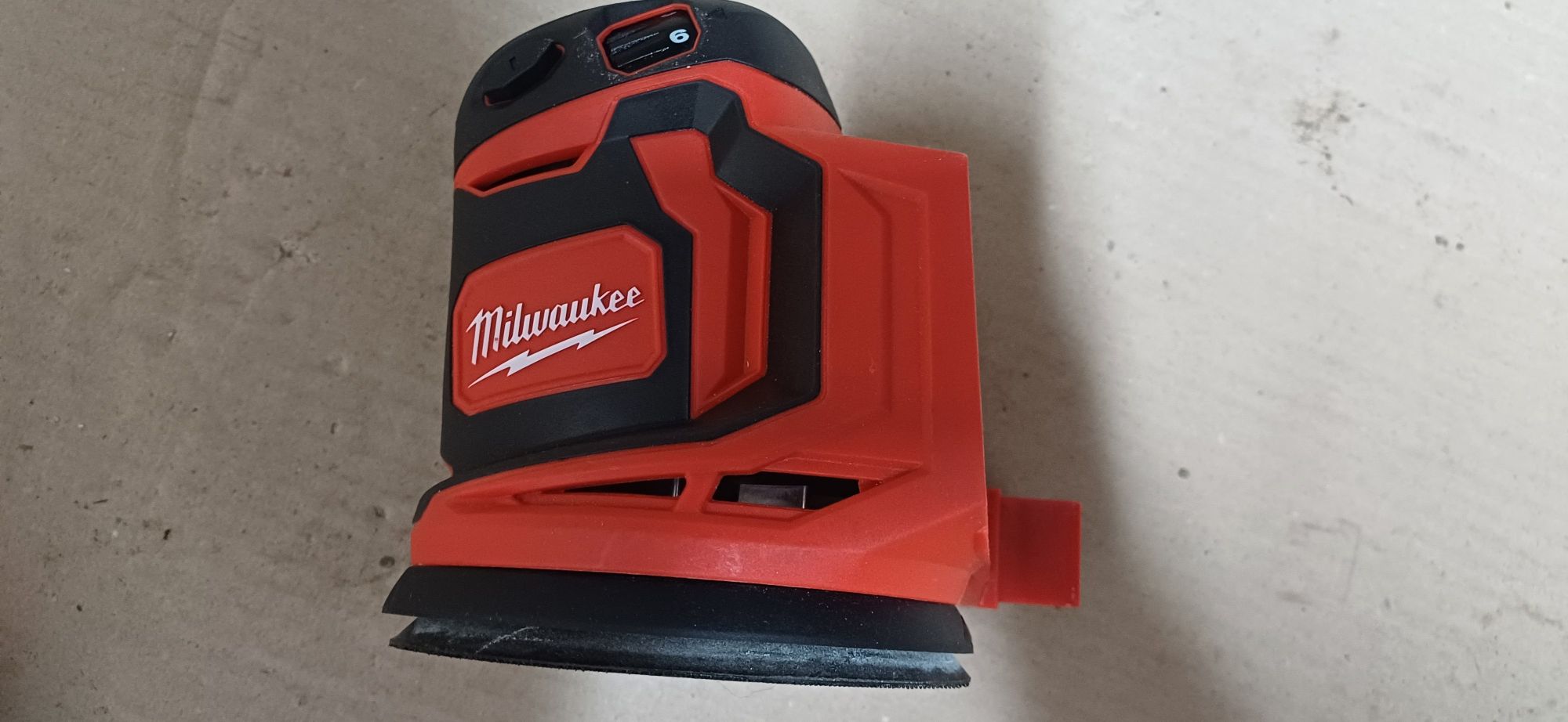 Milwaukee slefuitor orbital