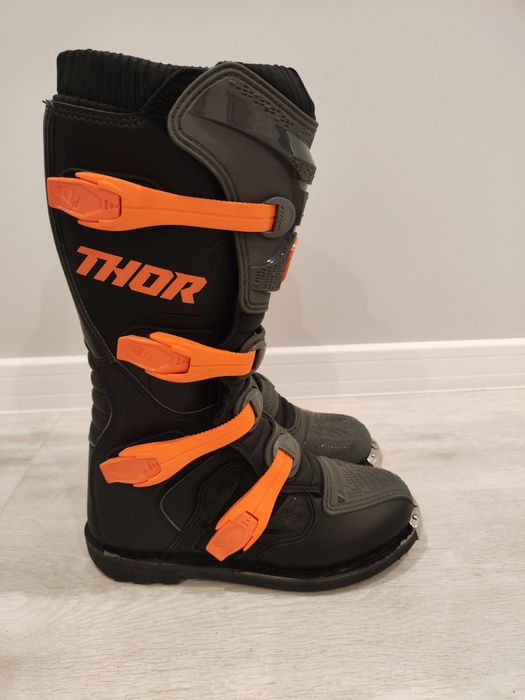 Кросови ботуши THOR 42 номер