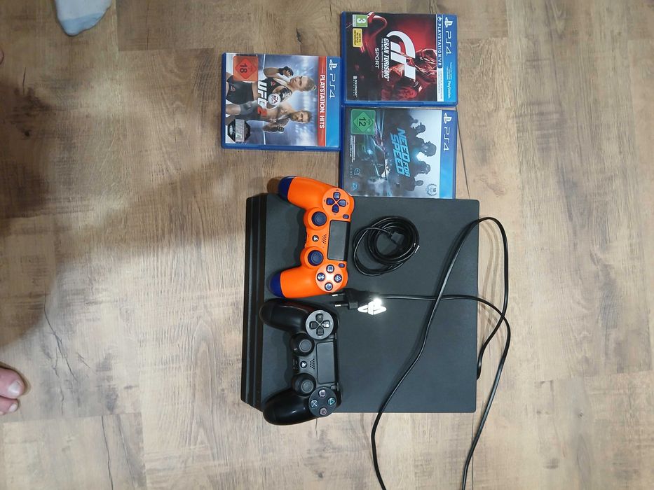 Playstation 4 pro 2 контролера