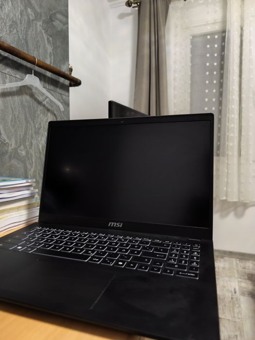 Laptop Msi modern 15 B7M