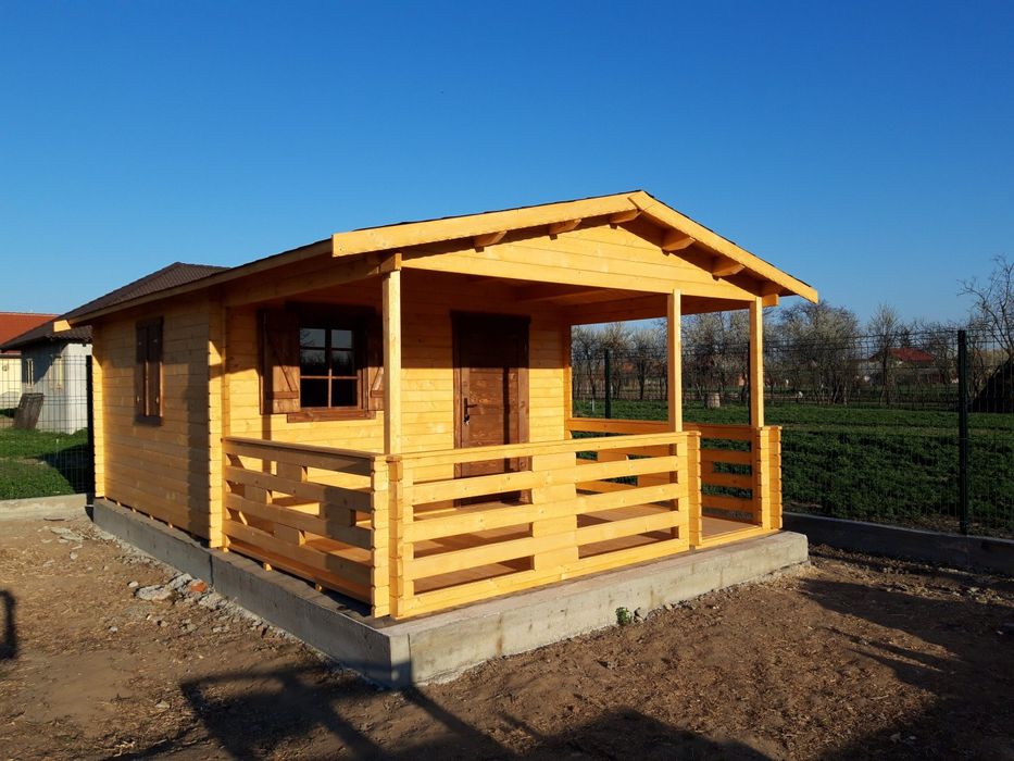 Vând și construiesc căsuțe din lemn