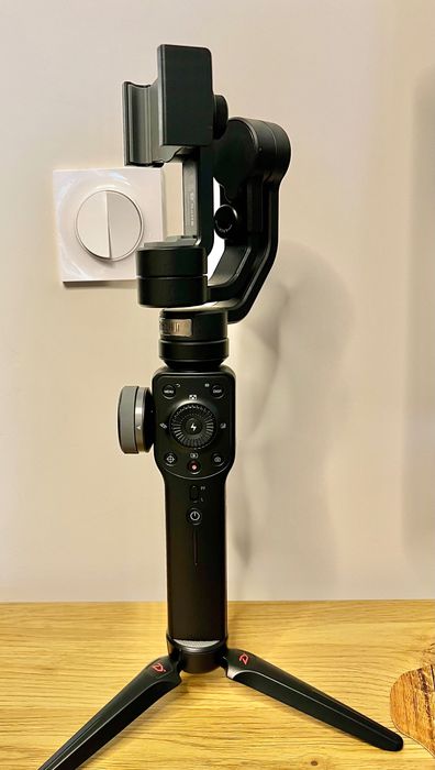 стабилизатор Zhiyun Smooth 4