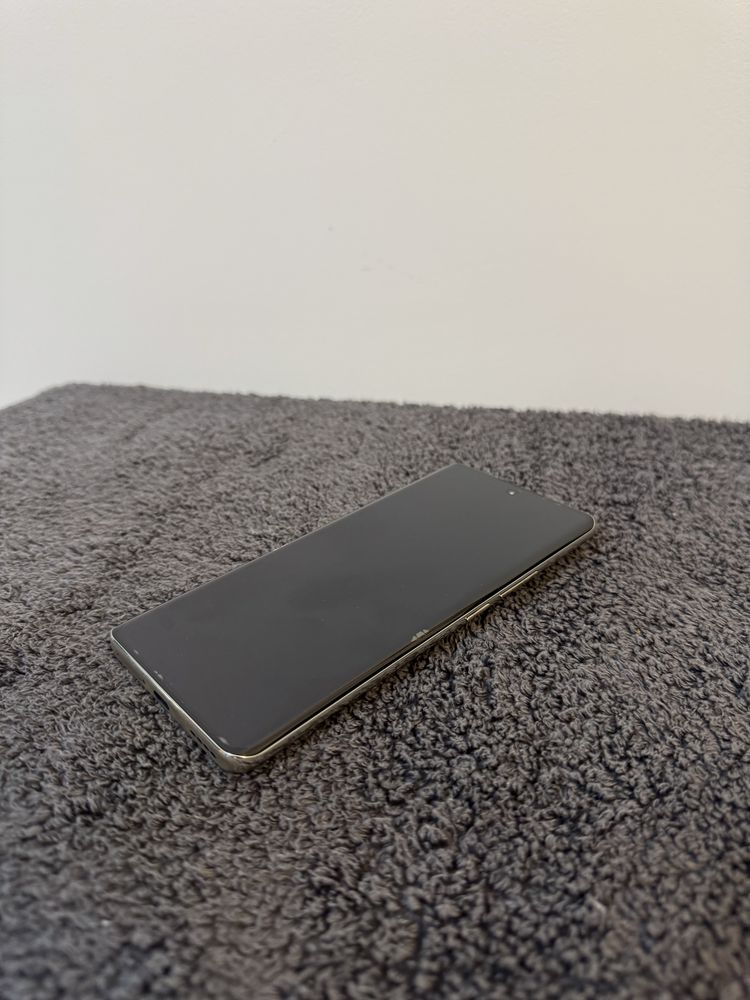 RealMe 12 Pro +5G