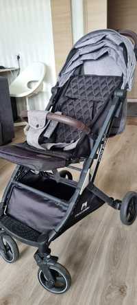 Продаётся детская коляска INING BABY