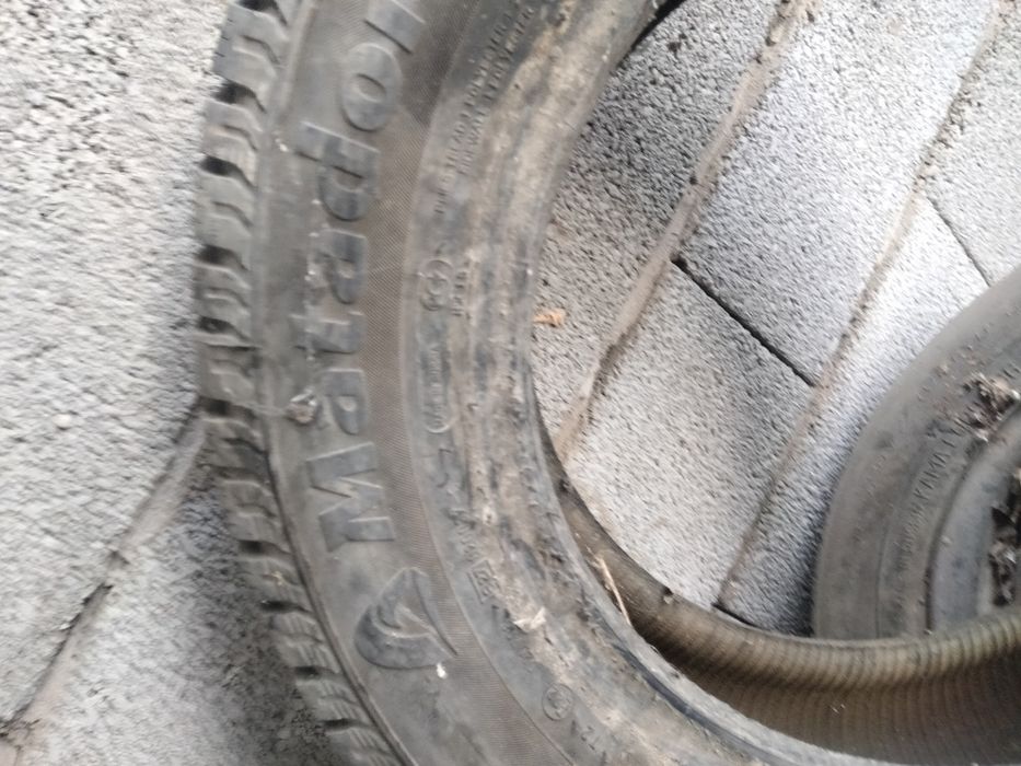 Шины  р 14 1 штук почти новая.1775р14/70/14