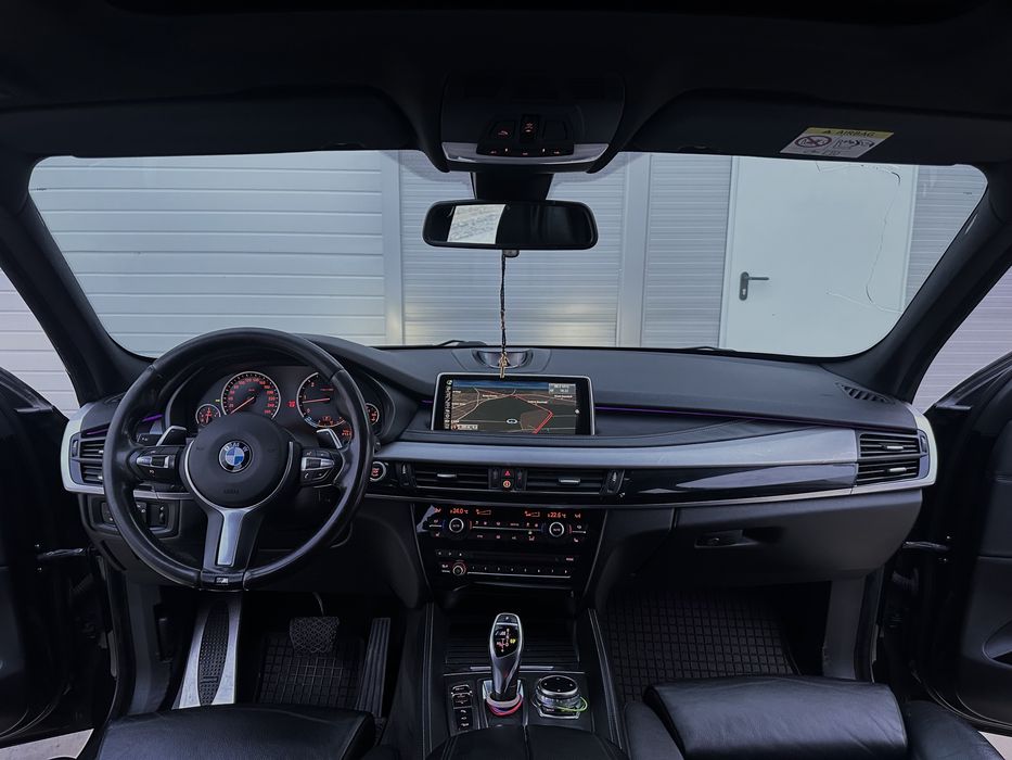 BMW X5 / 2015 / 381 CP