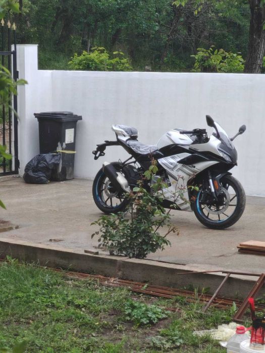 Cf moto 300sr in garanție, 50km nou nout!