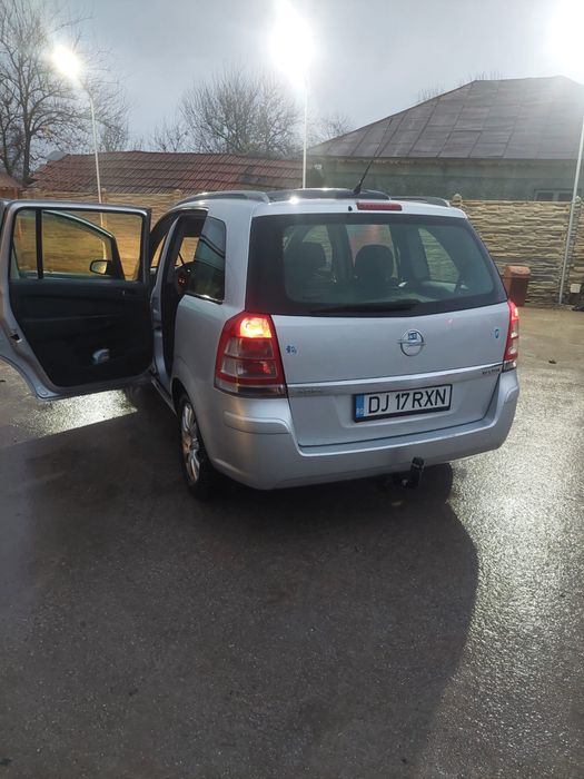 Vând Opel Zafira 1.9
