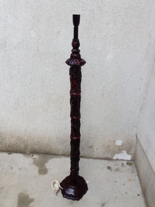 Foarte ieftin ! Lampa de podea deosebită !