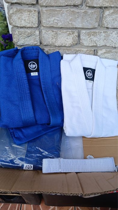 Продаю новые  кимоно разные размеры 120-130